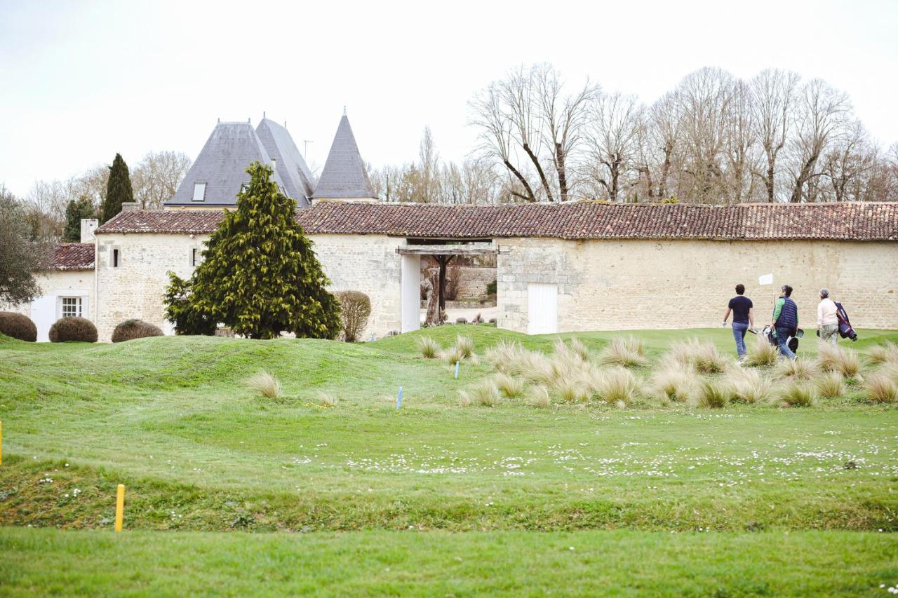 Chateau De La Vallade Guest house Saint-Porchaire