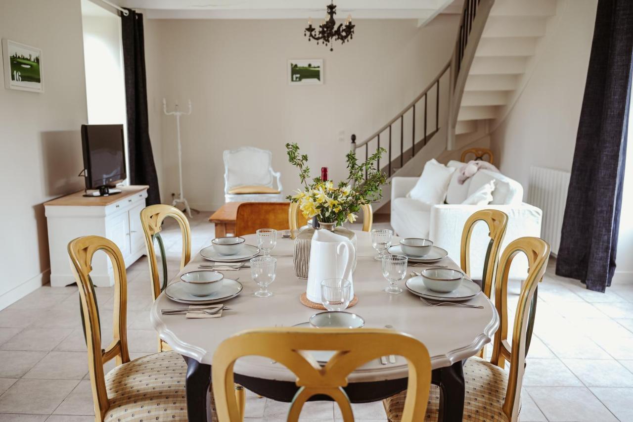Chateau De La Vallade Guest house Saint-Porchaire