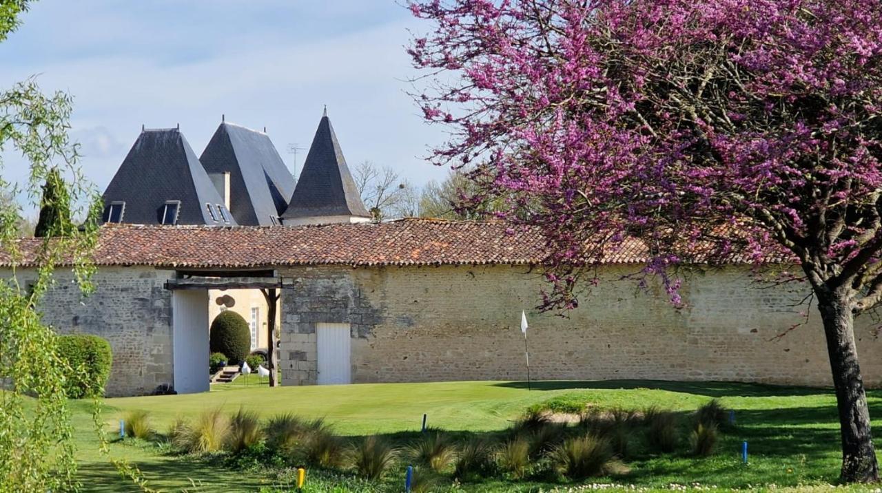 Chateau De La Vallade * Saint-Porchaire